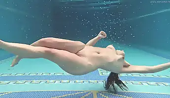 magyar, Borotvált Pussy, Víz alatt